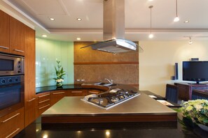 Minibar, in-room safe, desk, iron/ironing board - The Aspasia Phuket (Karon)