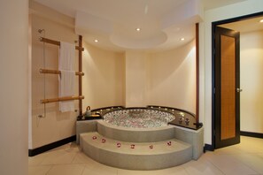 Minibar, in-room safe, desk, iron/ironing board - The Aspasia Phuket (Karon)