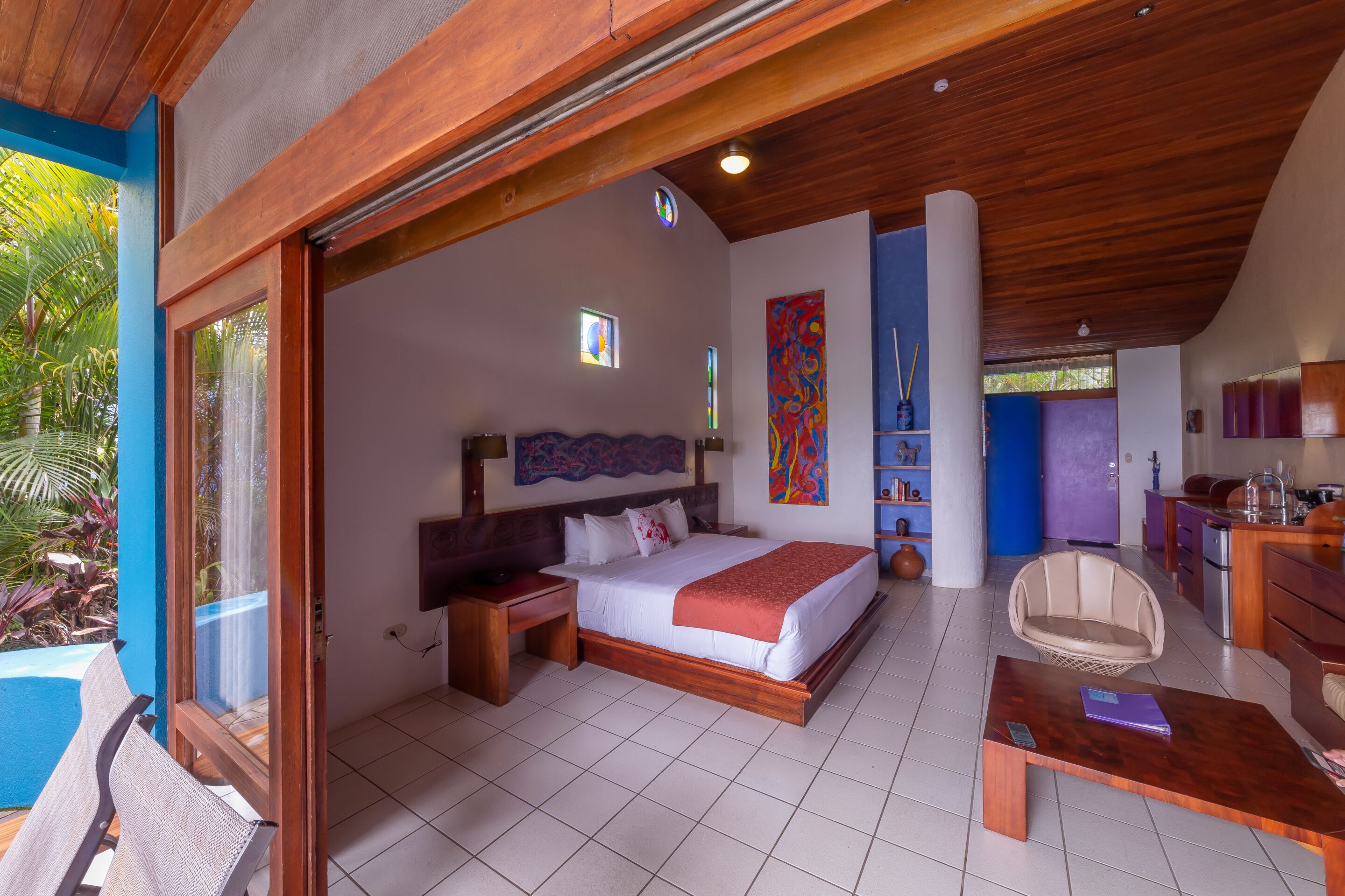 prima villa 1 king | premium bedding, minibar, in-room safe, individually decorated