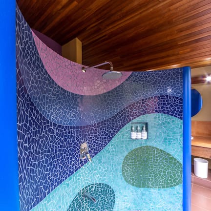 Prima Plus 2 Beds | Bathroom | Shower, eco-friendly toiletries, hair dryer, bathrobes