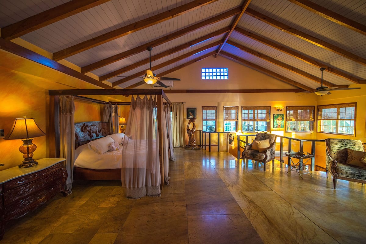 Luxury Villa Premier, 2 Story Oceanfront, 2 Bedroom | 2 habitaciones y sábanas de algodón egipcio