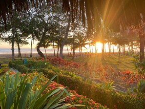 View from property - Alma Del Pacifico Beach Hotel & Spa (Parrita)