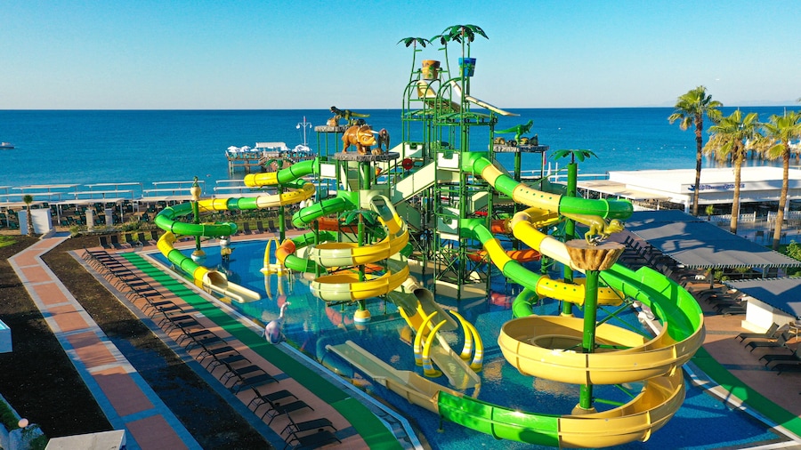 水晶中心度假村 - 全包