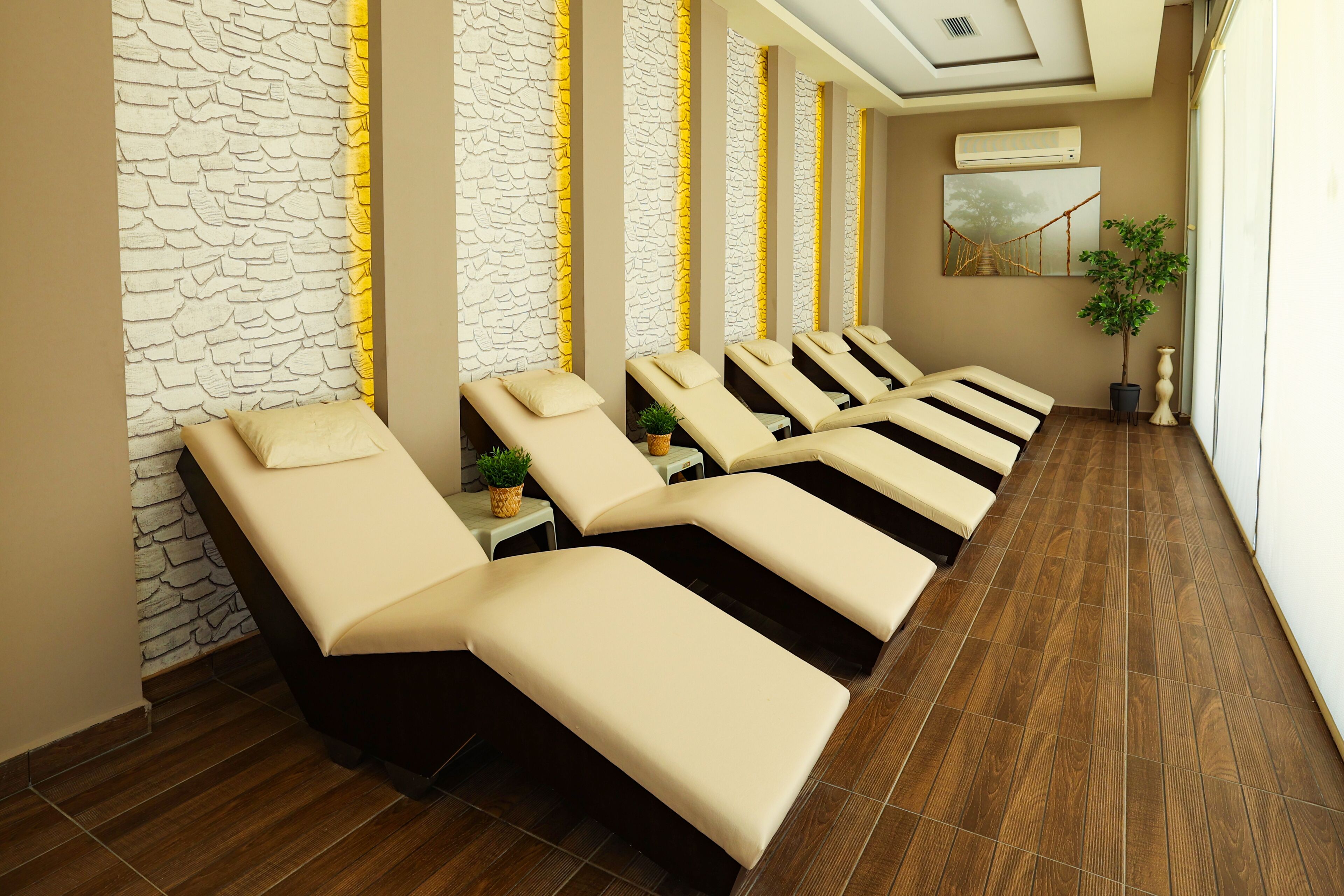 Badstue, boblebad, dampbad, tyrkisk bad/hamam og kroppsbehandlinger