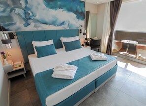 Junior Suite | Premium bedding, minibar, in-room safe, desk - Crystal Centro Pearl Collection (Antalya)