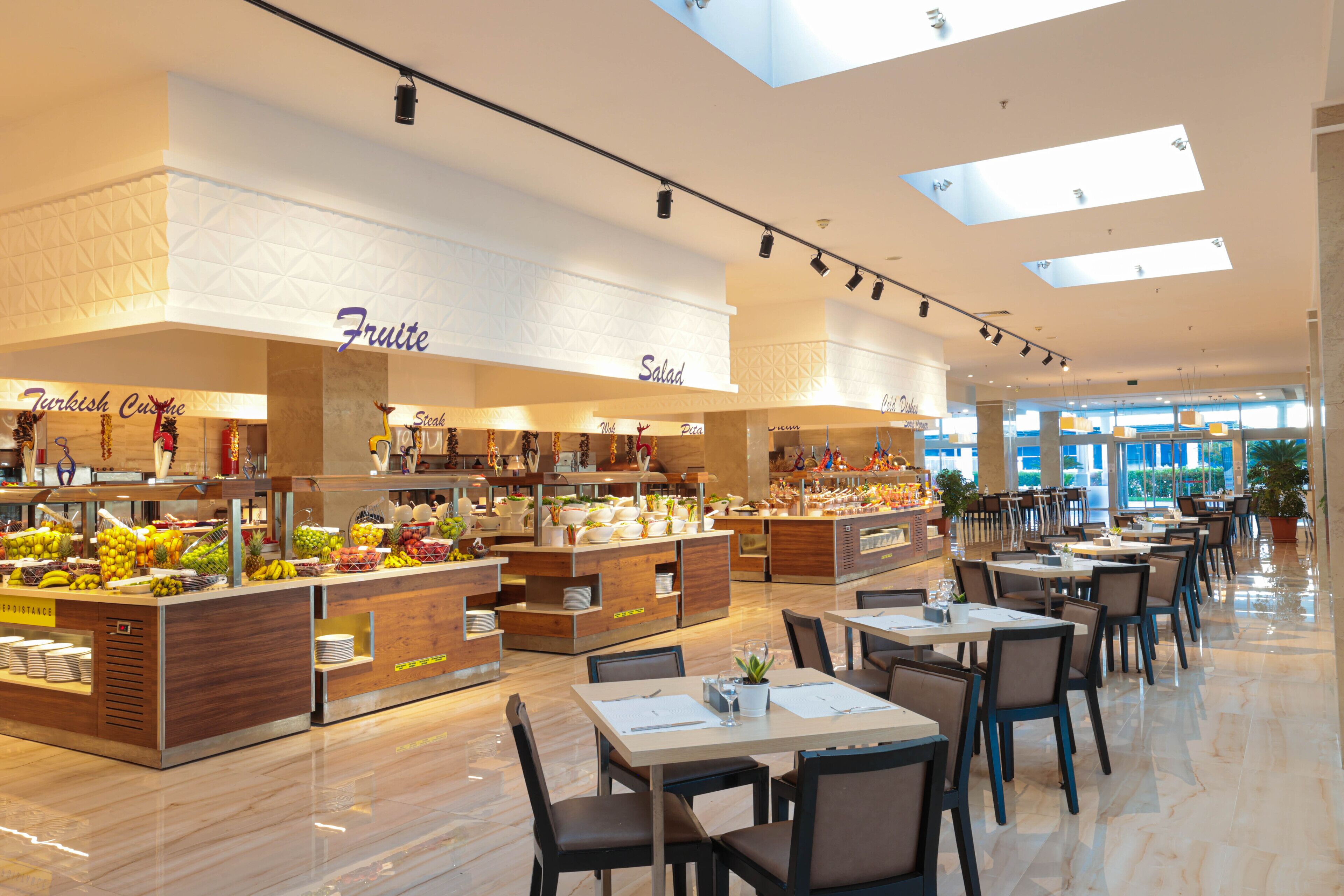 4 Restaurants; Frühstück, Mittagessen und Abendessen werden serviert
