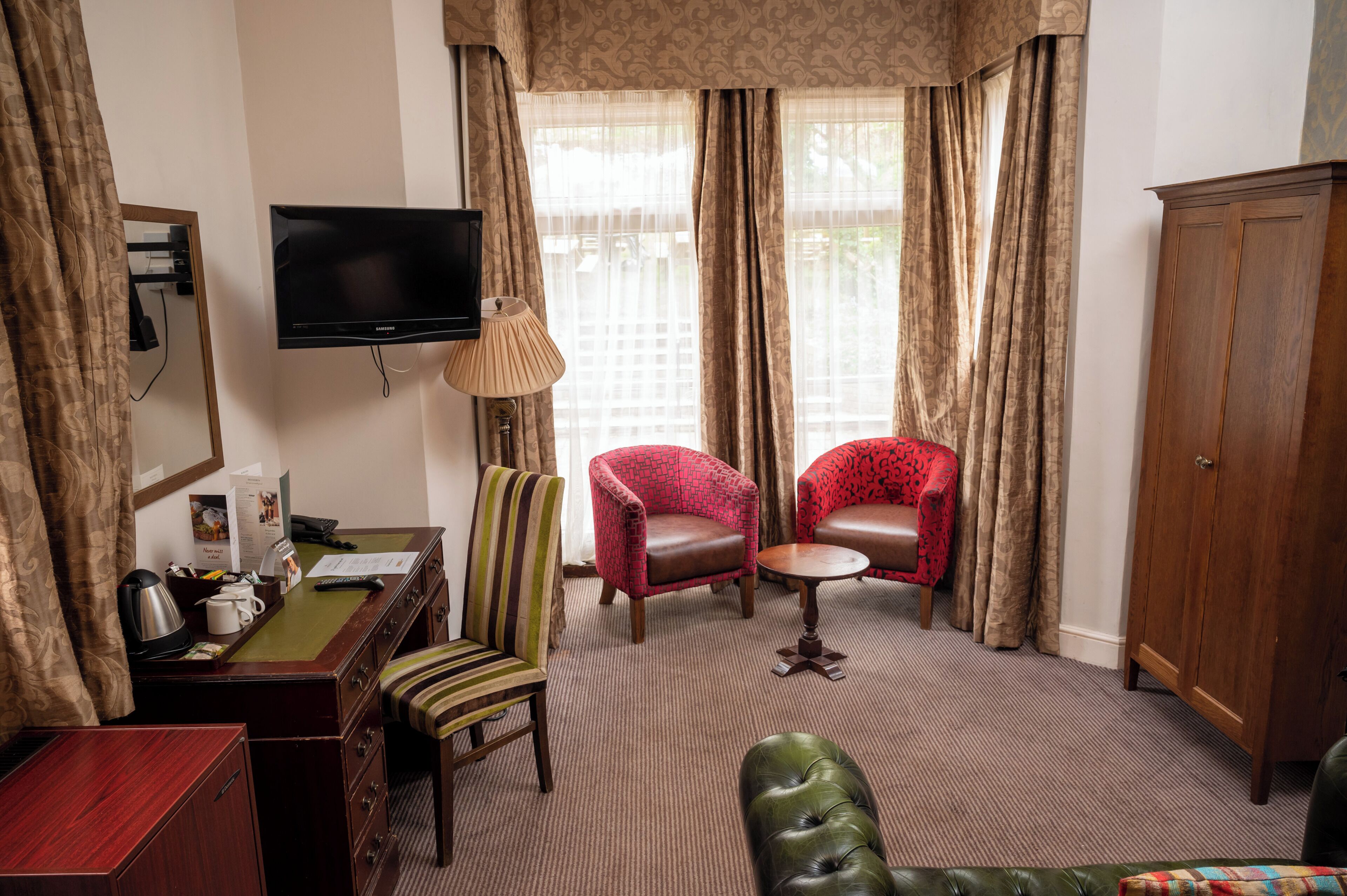 superior room | desk, iron/ironing board, free wifi