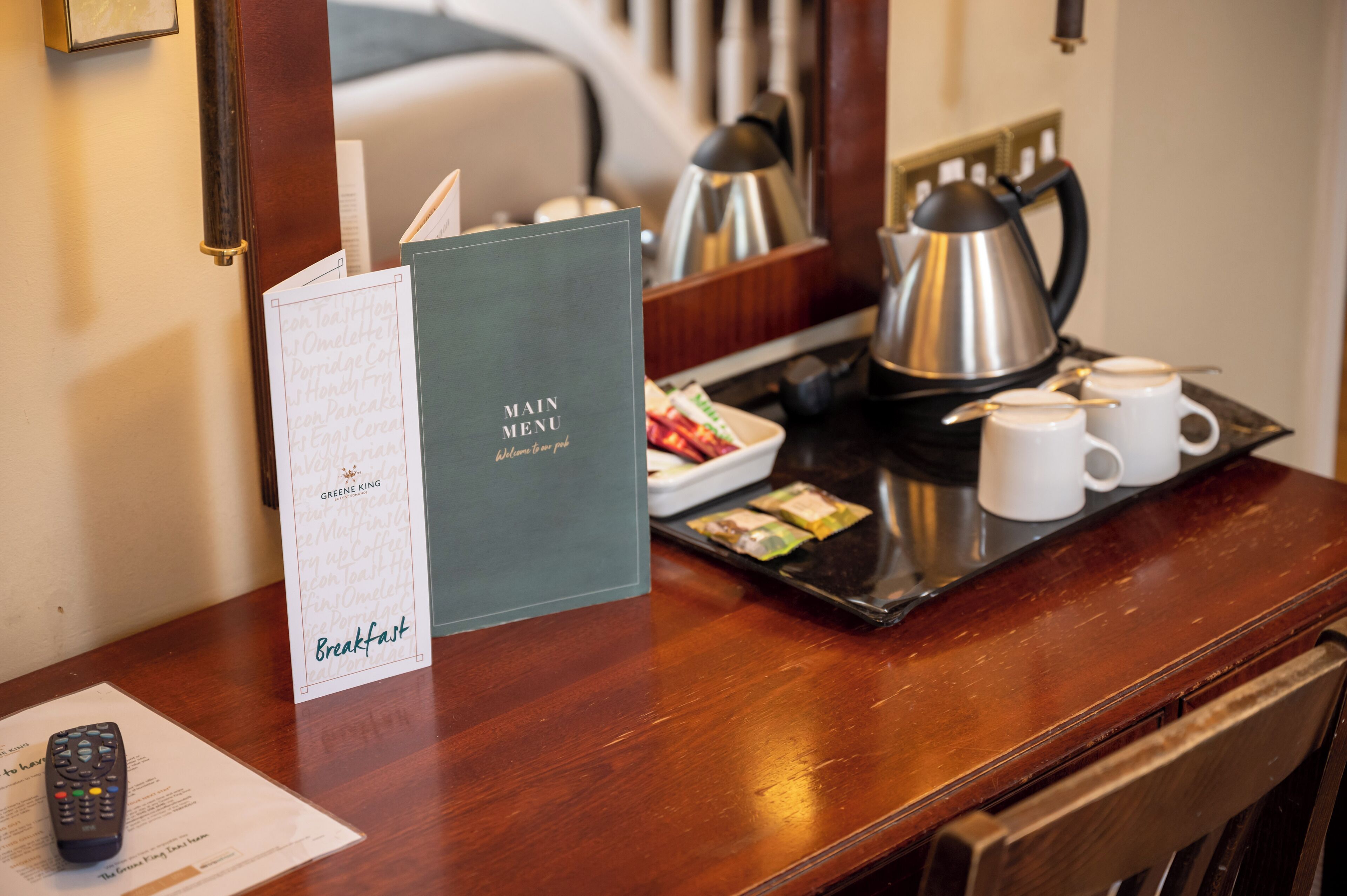 desk, iron/ironing board, free wifi