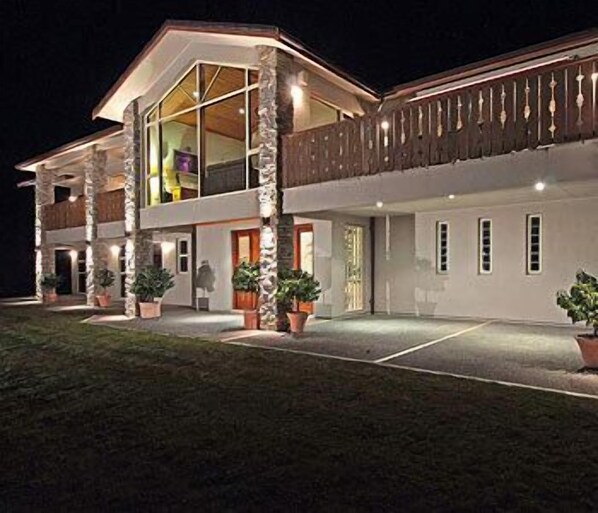 Exterior - Chalet Eiger (Acacia Bay)