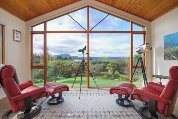 Interior - Chalet Eiger (Acacia Bay)