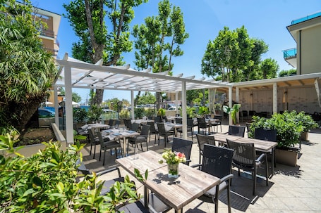 Exterior. Hotel Cristallo
