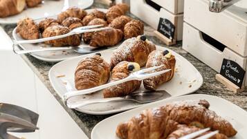 Petit déjeuner buffet compris tous les jours