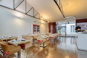 Buffet - Pavillon Nation (Paris)