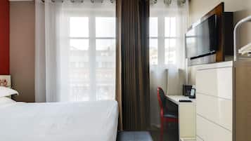 Double Room (adjacentes) | Premium bedding, in-room safe, blackout drapes, soundproofing