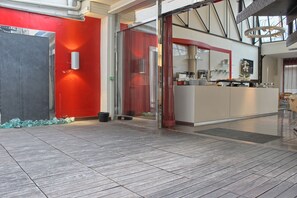 Interior - Pavillon Nation (Paris)