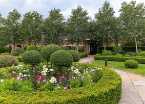 Habitación doble de lujo, vista al jardín | Vista al jardín