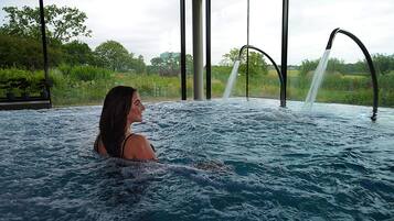 BehandlungsrĂ€ume fĂŒr Paare, Sauna, Dampfbad, Körperbehandlungen