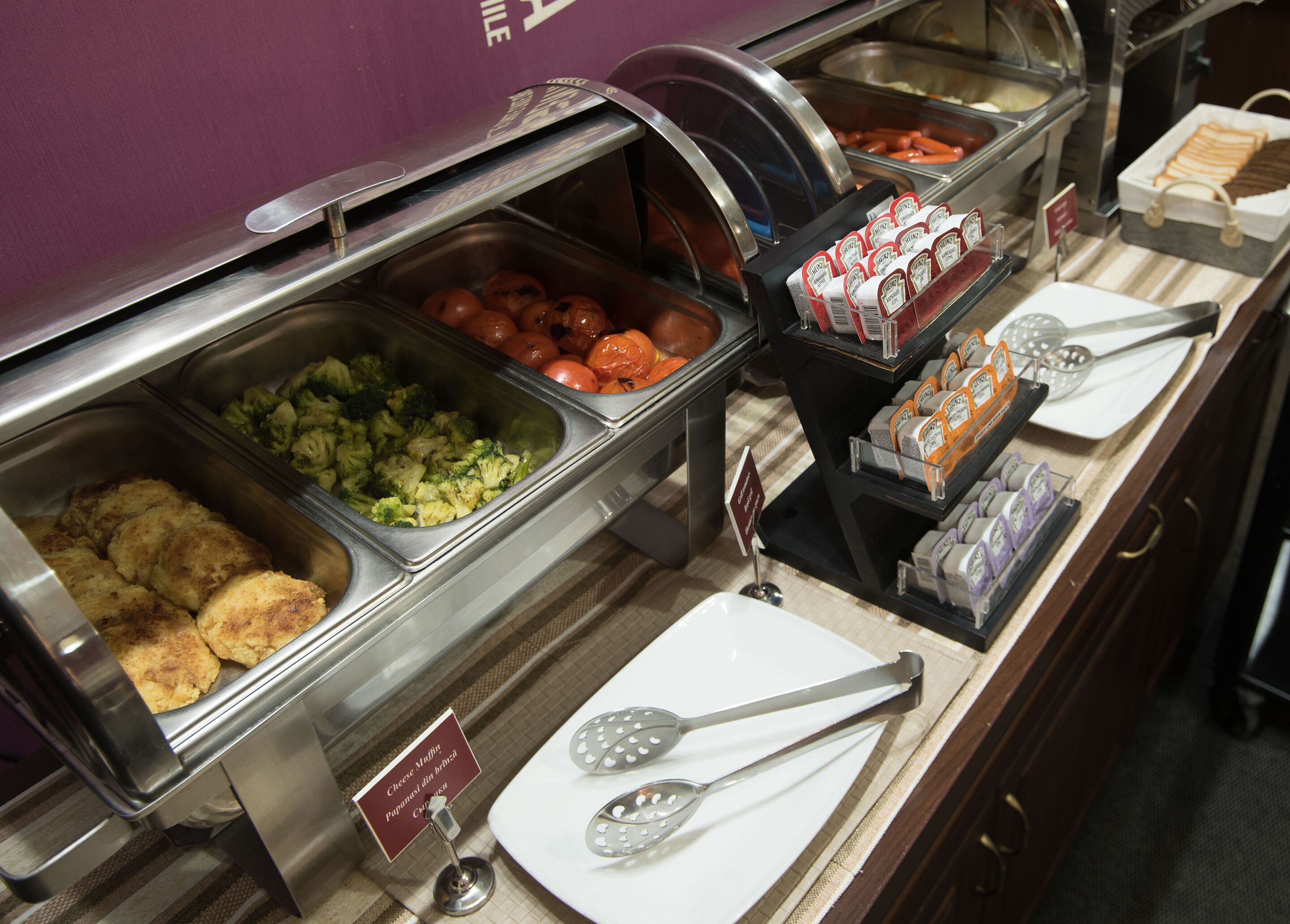 daily continental breakfast (mdl 140 per person)