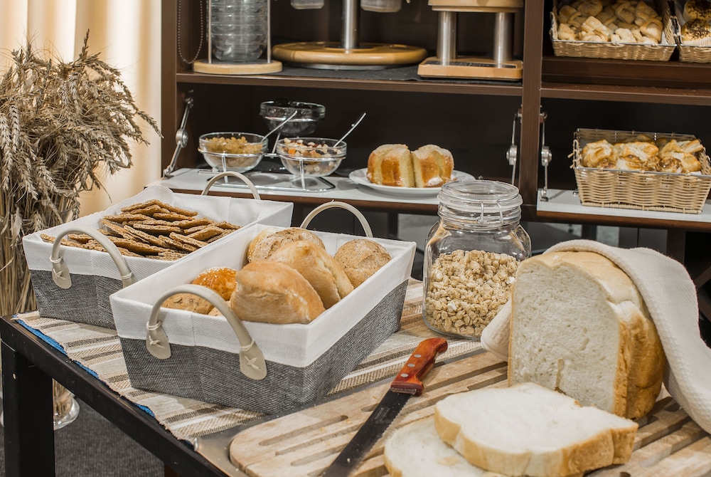 Flowers Hotel by null