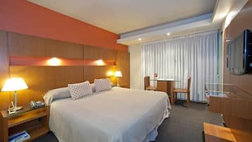 1 habitación, camas con efecto memoria y minibar