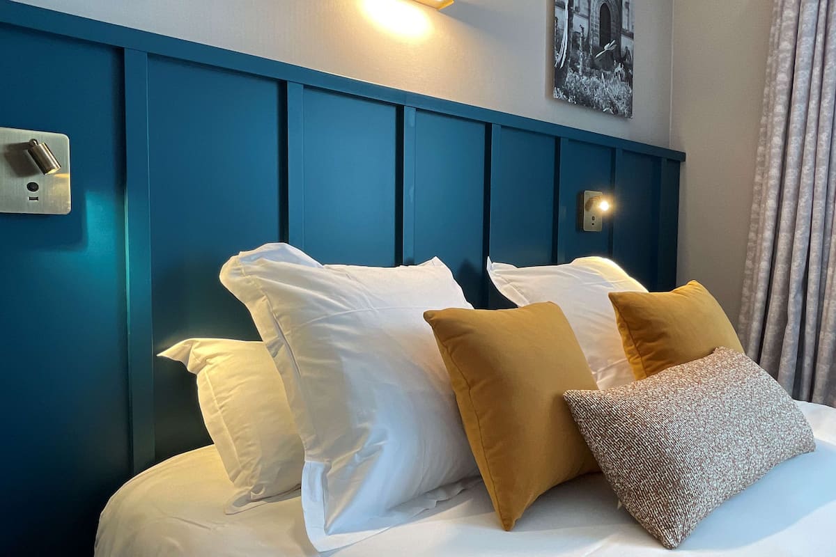 in-room safe, individually furnished, desk, laptop workspace