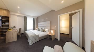 Juniorsuite, 1 Doppelbett (Cozy Sitting Corner) | 1 Schlafzimmer, Allergikerbettwaren, Zimmersafe, Schreibtisch