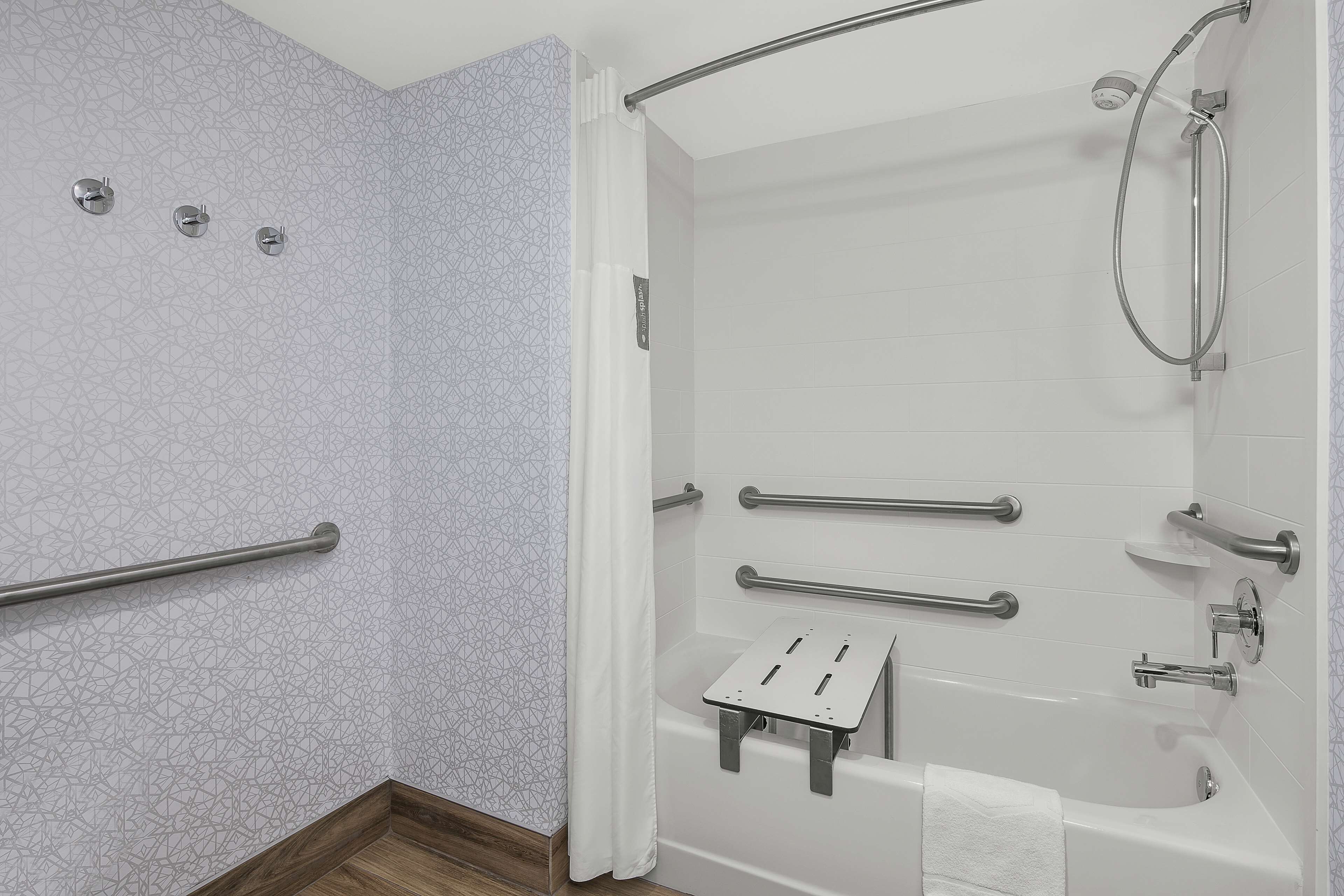 studio, 1 king bed, accessible, non smoking | bathroom | free toiletries, hair dryer, towels