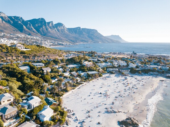Beach/ocean view - Lady Hamilton Hotel (Cape Town)