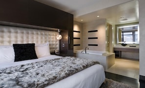 Premium bedding, down duvets, pillow-top beds, minibar - Hard Rock Hotel San Diego (San Diego)