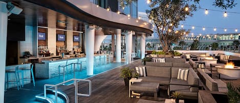 Poolside bar