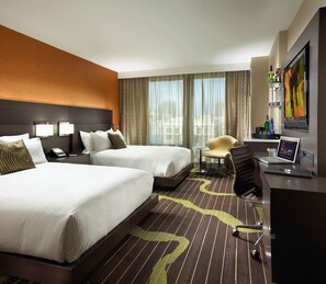 Seprai premium, selimut bulu angsa, bantalan ekstra lembut, dan minibar