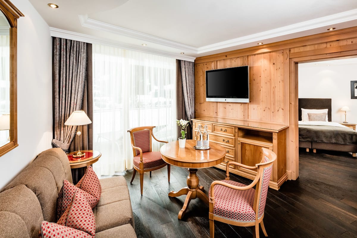 SÀngtillbehör av högsta kvalitet och minibar