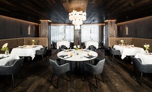 4 개의 레스토랑, 아침 식사, 점심 식사, 저녁 식사 제공(이탈리아 요리)