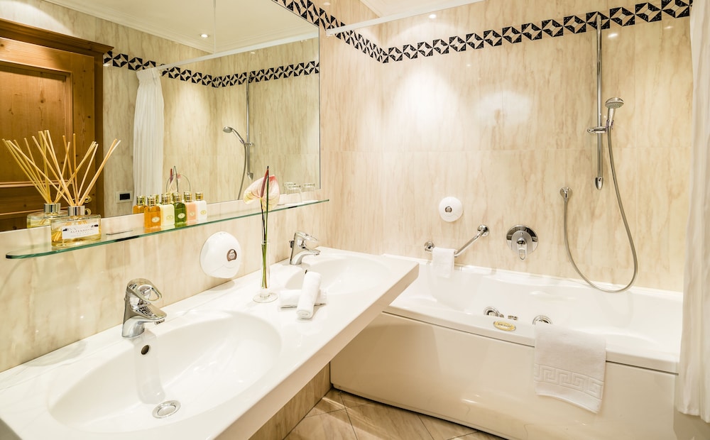 Alpenroyal Hotel by null