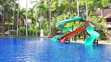 2 piscinas al aire libre
