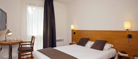 Desk, blackout curtains, soundproofing, free cots/infant beds