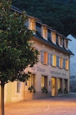 Exterior. Le Viscos