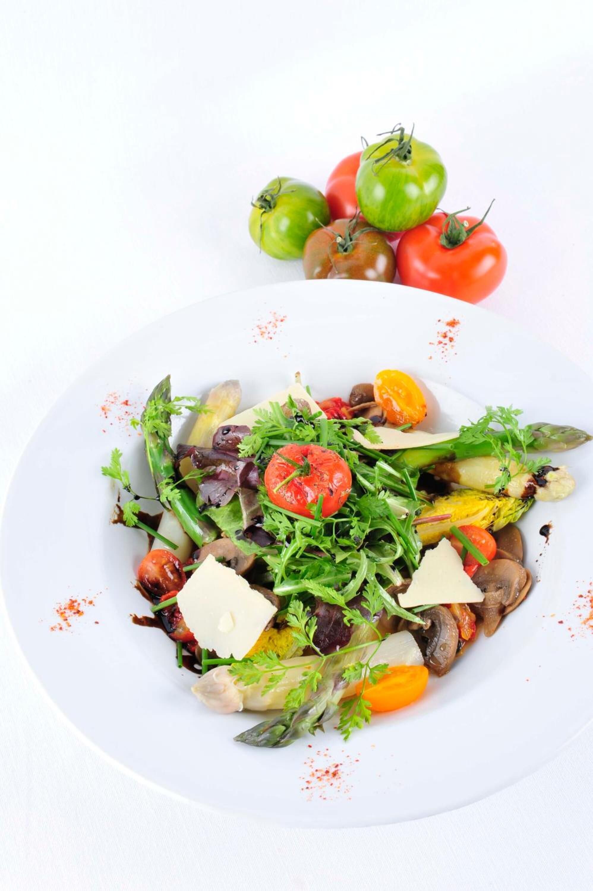 lunch and dinner served, regional cuisine