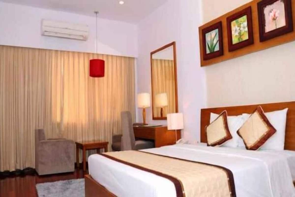 Minibar, desk, rollaway beds, free WiFi