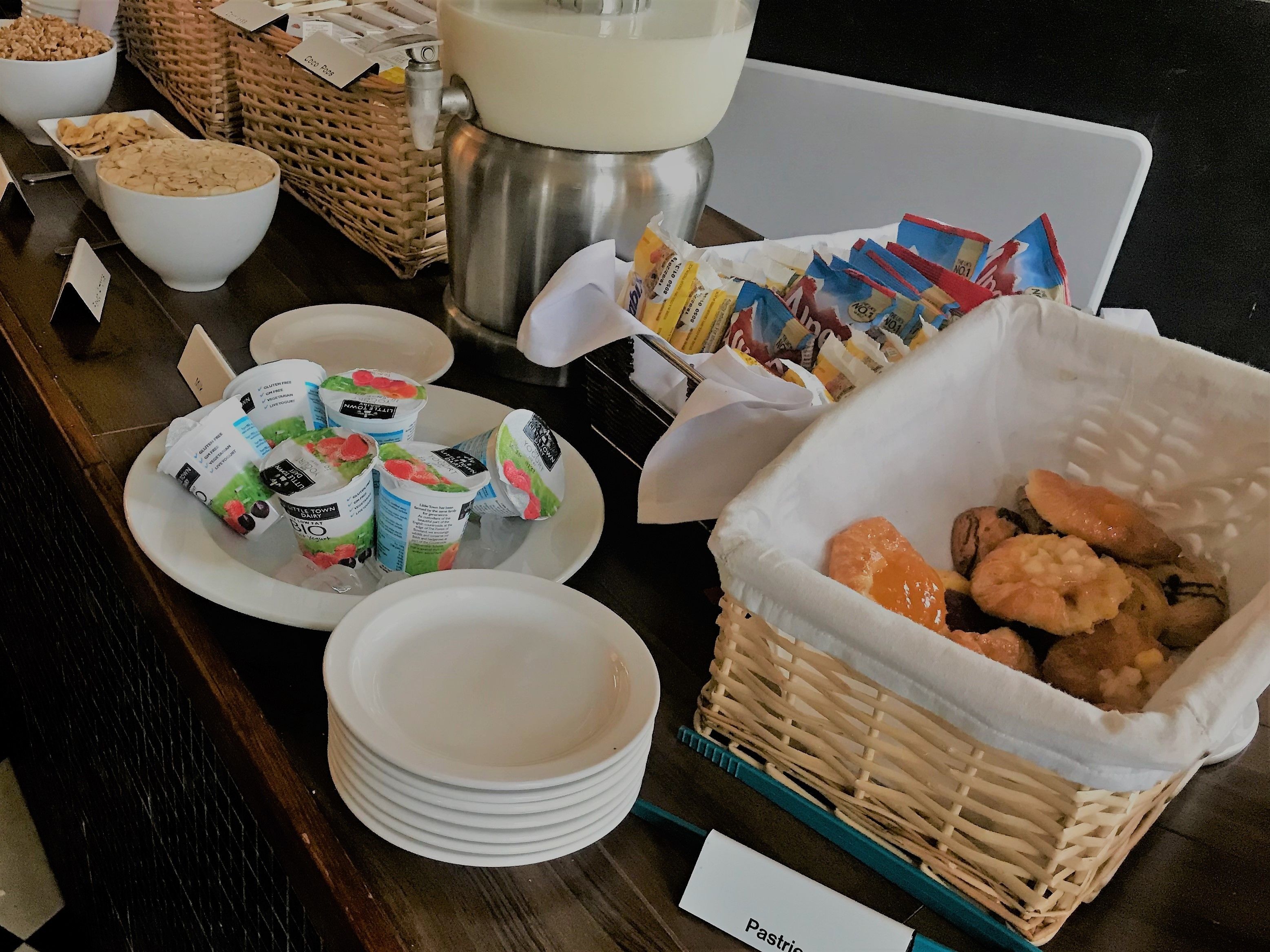 Petit déjeuner préparé sur commande (9.50 GBP par personne)