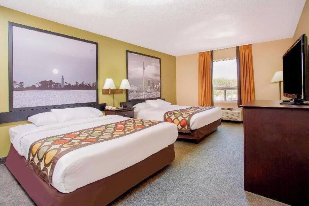 Desk, iron/ironing board, rollaway beds, free WiFi