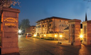 Front of property - Annebrook House Hotel (Mullingar)