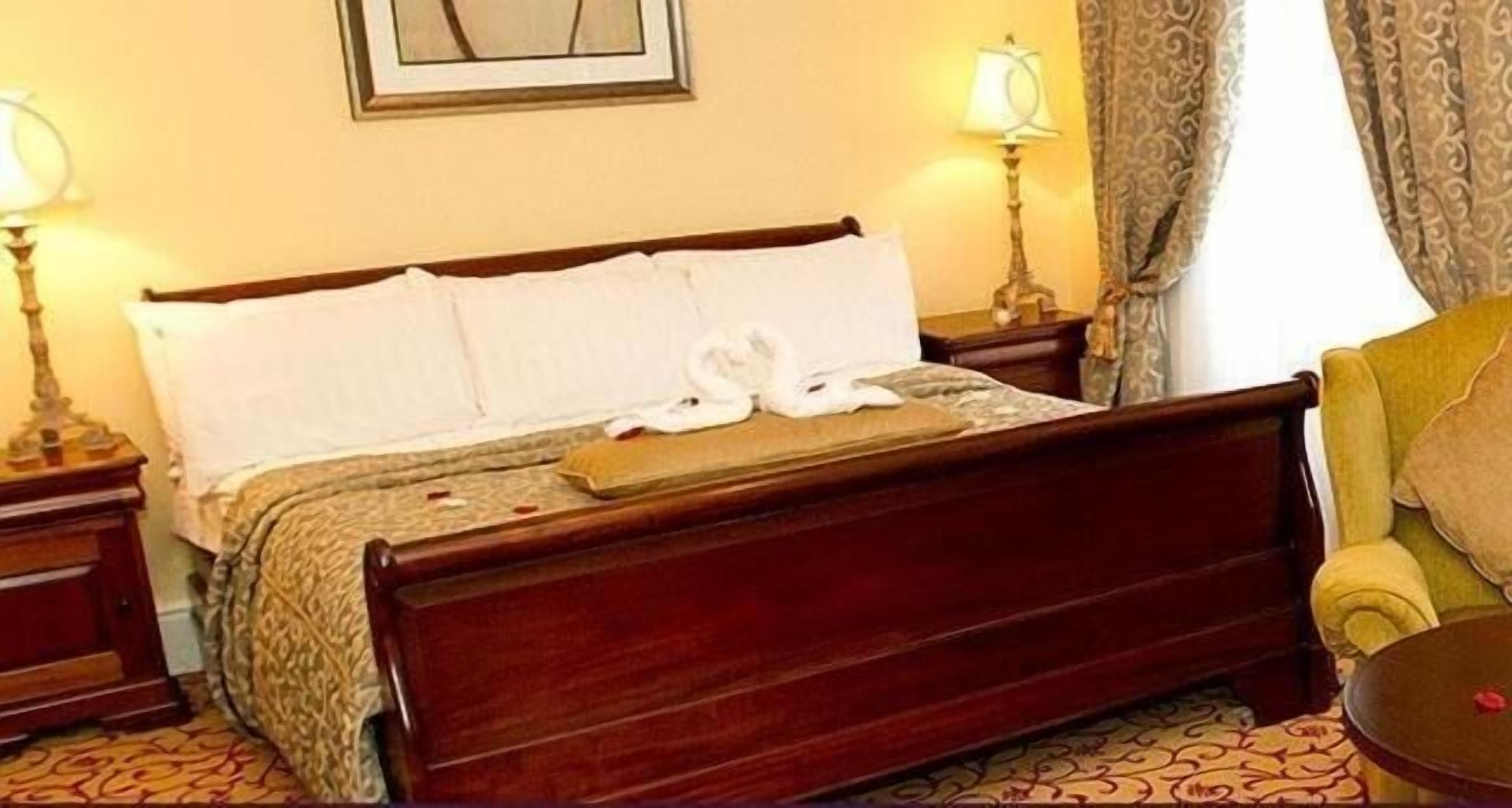 in-room safe, free wifi, bed sheets, wheelchair access