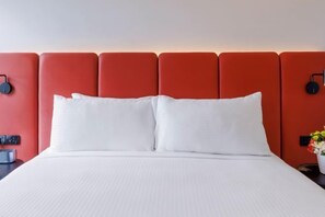 Minibar, alarm clocks - Elysia Wellness Retreat (Pokolbin)