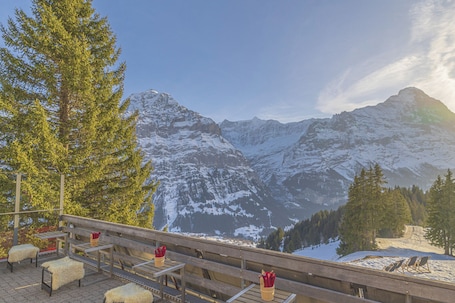 Terraza o patio. Alpinhotel Bort