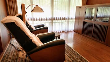 Daunenbettdecken, Minibar, Zimmersafe, Schreibtisch