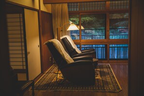 Japanese-Style Deluxe Room with Shower Room, Non Smoking (KAN37) | Massage in accommodation