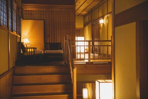 Staircase - Tocen Goshoboh (Kobe)