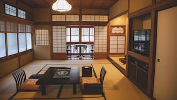 Japanese-Style Deluxe Room with Shower Room, Non Smoking(TOU28) | Down duvets, minibar, in-room safe, desk