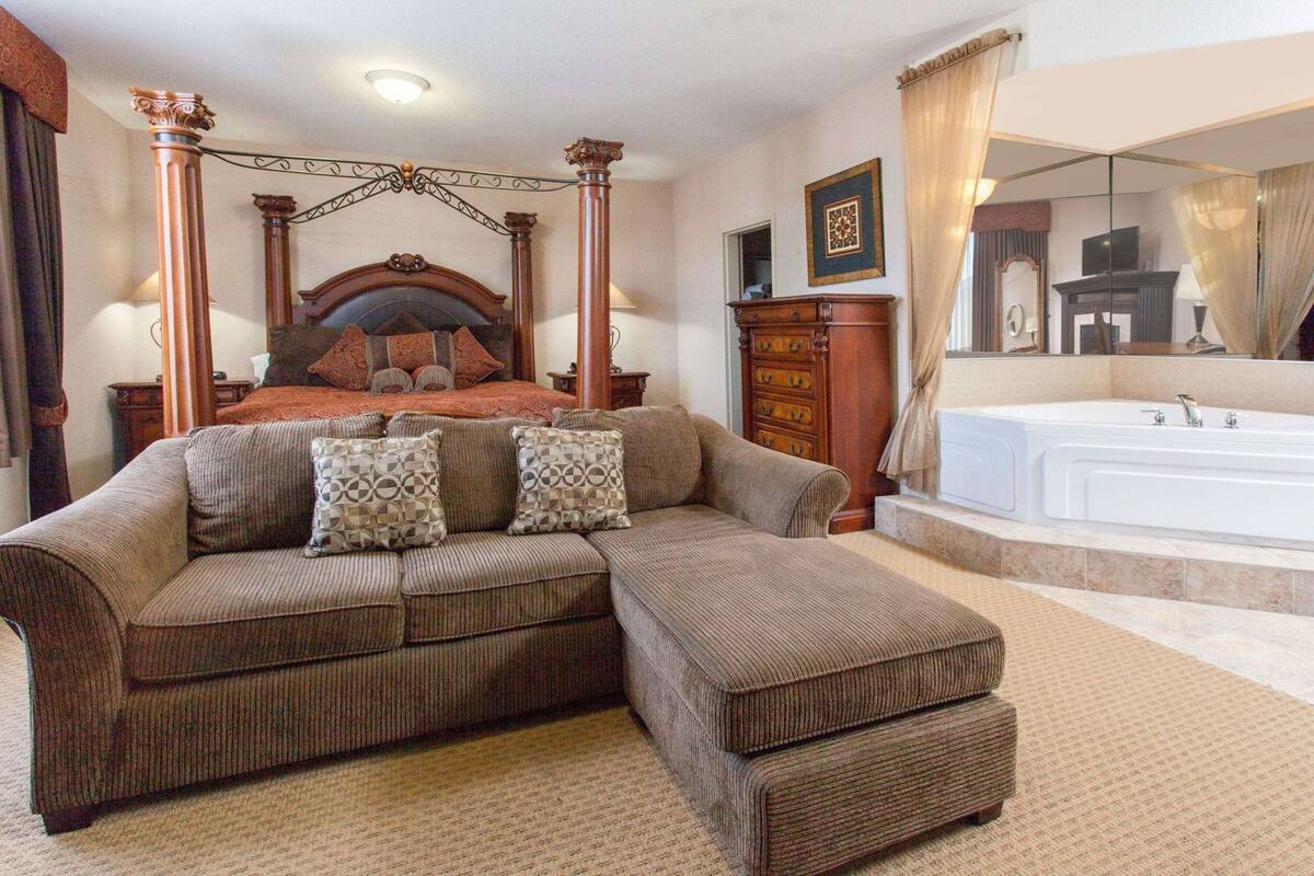 Premium bedding, down duvets, in-room safe, desk